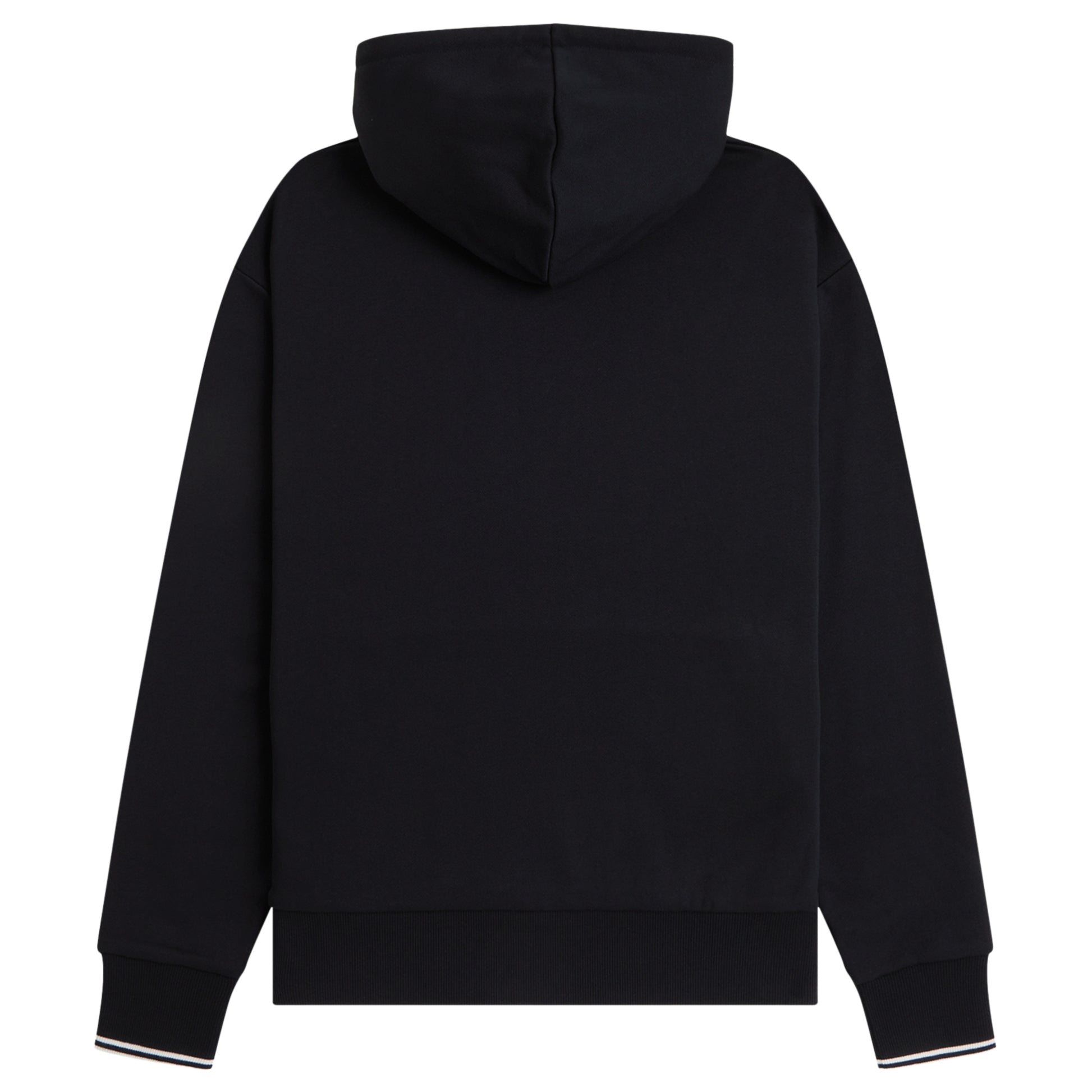Sweat com carapuço Fred Perry Tipped Hooded Sweatshirt em Black — detalhe do bordado Laurel Wreath no peito esquerdo sobre fundo Black, textura do algodão sweat visível.
