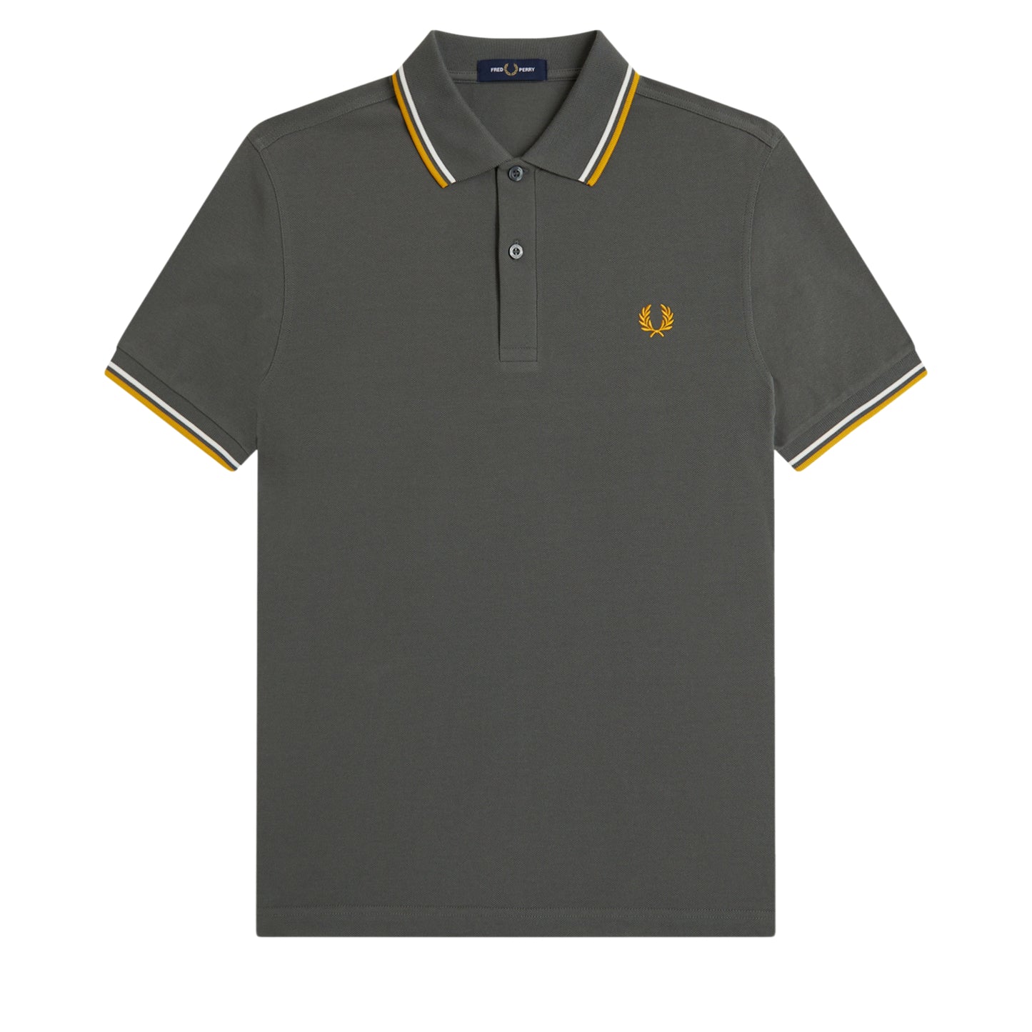 Polo de manga curta para homem Fred Perry Twin Tipped em Field Green/Ecru/Golden. Foto da parte da frente.