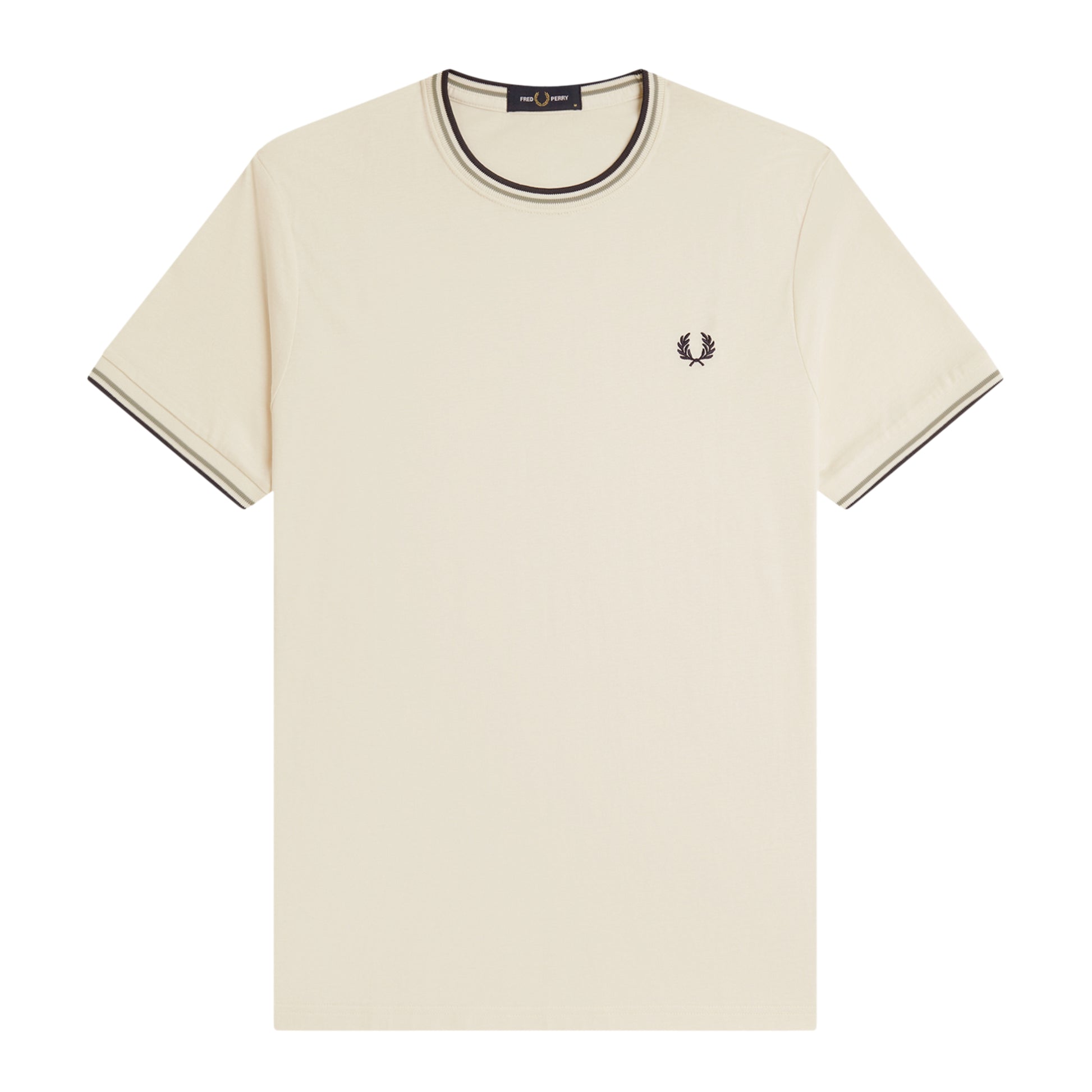 T-shirt Fred Perry Twin Tipped T-Shirt em Ecru — produto sem modelo, vista frontal, bordado Laurel Wreath em Dark Airforce no peito esquerdo, twin tipping Seagrass/Dark Airforce no colarinho e punhos, etiqueta Fred Perry na gola visível.