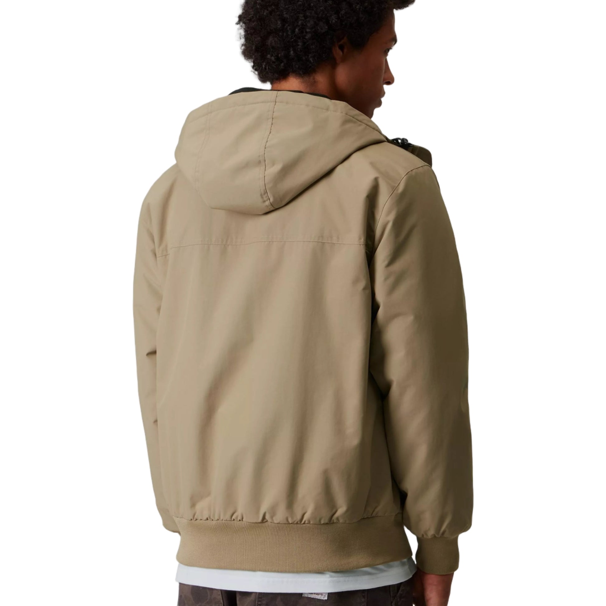 Carhartt WIP Hooded Sail Jacket Leather/Black. Foto da parte de trás, vestido.