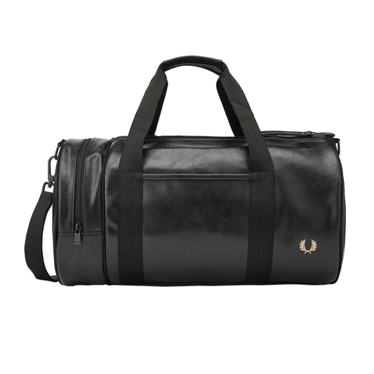 Fred Perry PU Barrel Bag Black. Foto da parte da frente.