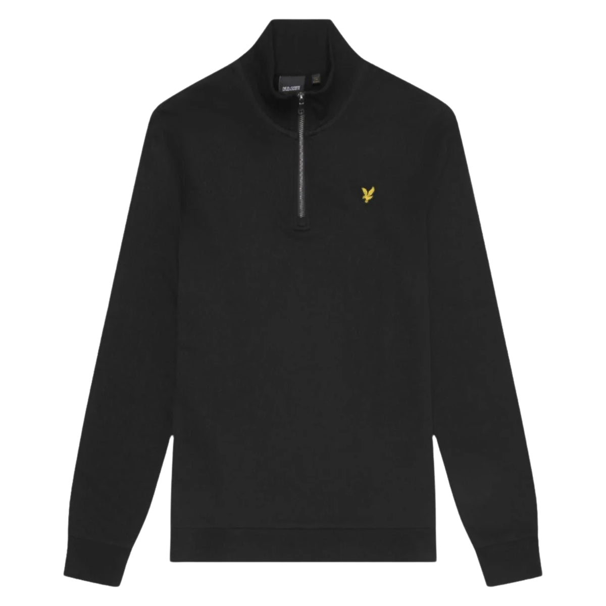 Sweat Lyle & Scott Loopback Jet Black de frente, sem modelo, com fecho de um quarto, gola subida e águia amarela no peito esquerdo.
