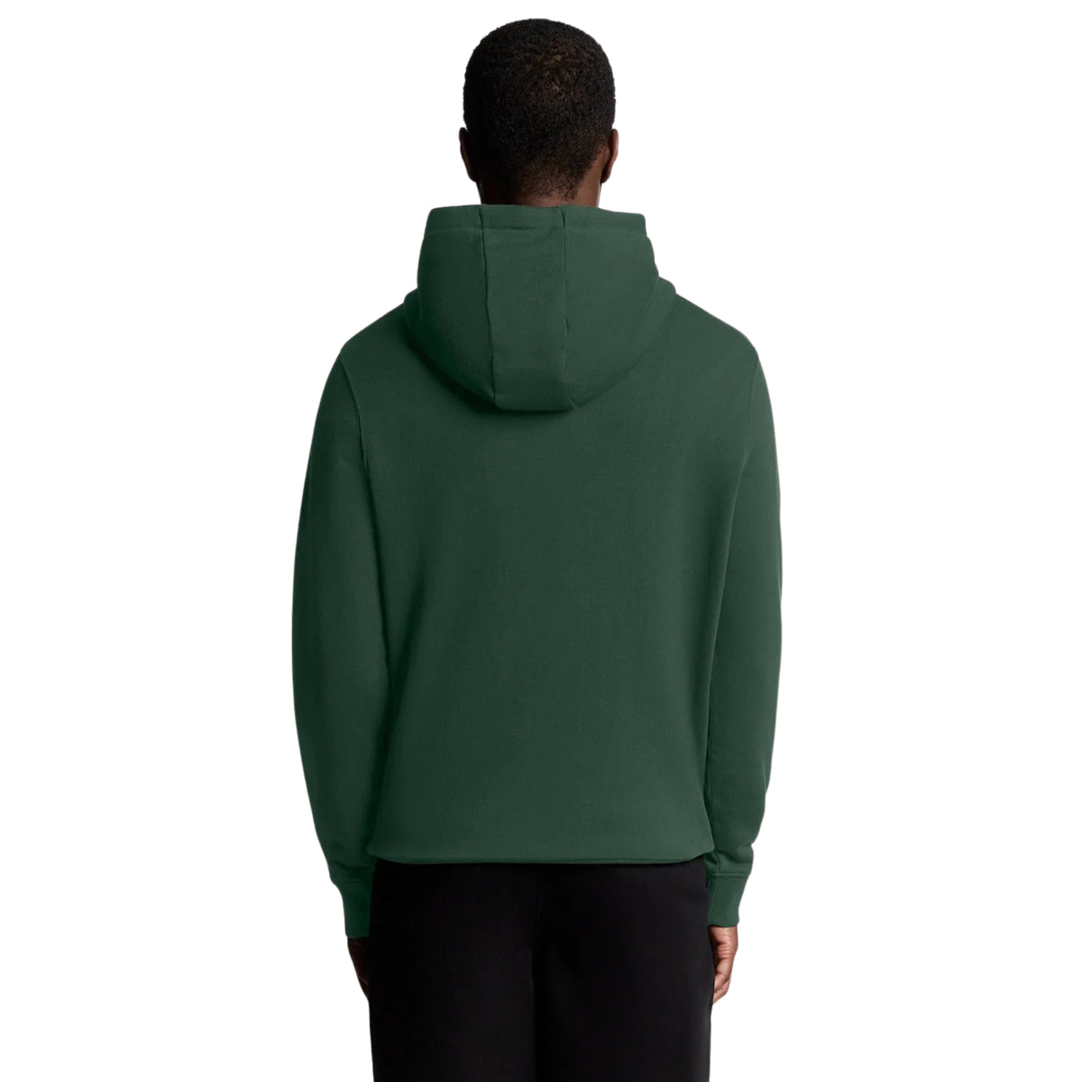 Vista de costas da sweat com capuz Lyle & Scott Pullover verde-escura, vestida por modelo, com capuz pousado e costas lisas.
