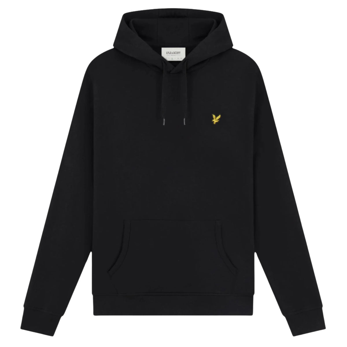 Sweat com capuz Lyle & Scott Pullover Jet Black de frente, sem modelo, com cordões ajustáveis, bolso canguru e águia amarela no peito esquerdo.
