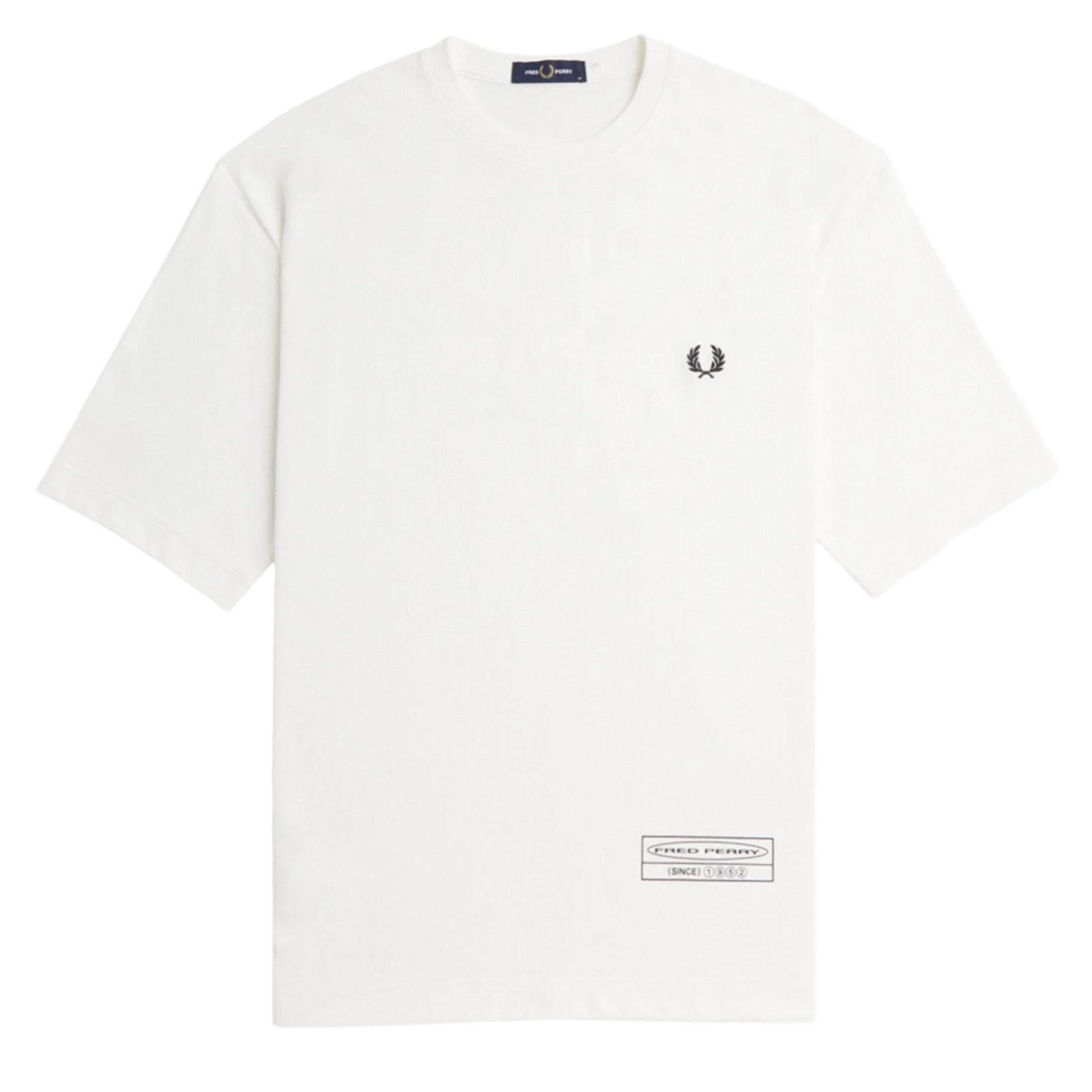 Fred Perry Crowd Graphic Short Sleeve T-Shirt Snow White. Foto da parte da frente.