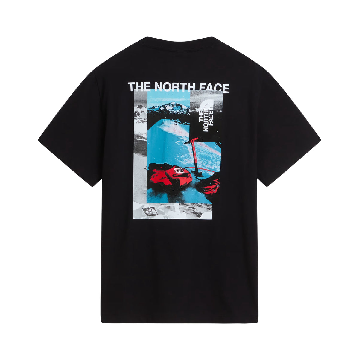 T-shirt de manga curta The North Face Apex '75 Collage em preto — vista frontal, produto sem modelo, flat lay, t-shirt preta com logótipo The North Face em retângulo fotográfico no peito esquerdo, gola redonda canelada, corte relaxed com ombros amplos, fundo branco.