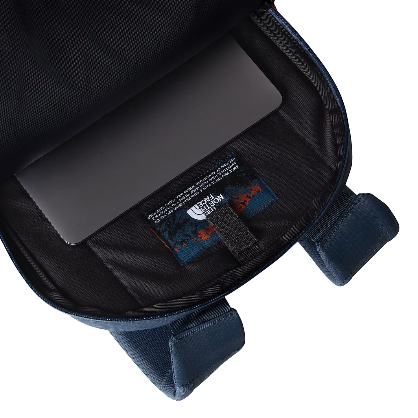 Mochila unissexo The North Face Borealis em Cinza Granite/Laranja Dust. Foto do laptop sleeve.