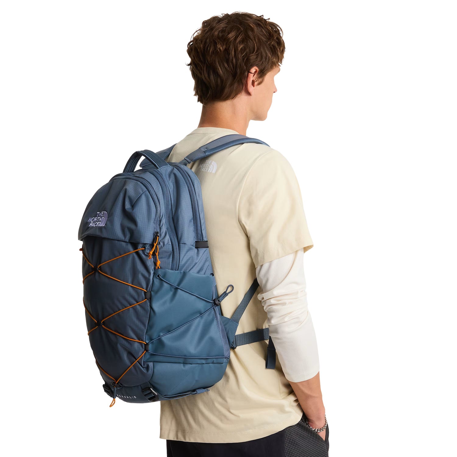 Mochila unissexo The North Face Borealis em Cinza Granite/Laranja Dust. Foto da parte de trás nas costas.