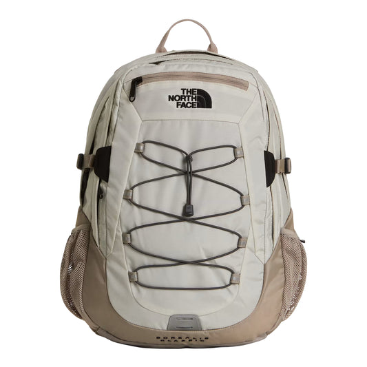 Mochila The North Face Borealis Classic em Cumulus Cloud / Stone Slab — vista frontal, produto sem modelo, logo TNF bordado em preto, sistema de cordas elásticas Anthracite Grey, bolsos laterais em malha Stone Slab e inscrição "Borealis Classic" na base visíveis, fundo branco.