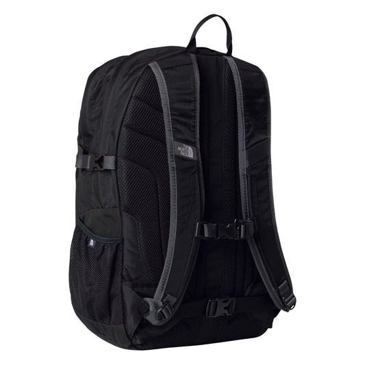 Mochila The North Face Borealis Classic em TNF Black / Asphalt Grey — vista traseira a 3/4, produto sem modelo, painel traseiro ventilado acolchoado em Asphalt Grey, alças FlexVent pretas com detalhes cinzentos, fivelas de ajuste e logo TNF em relevo cinzento visíveis.