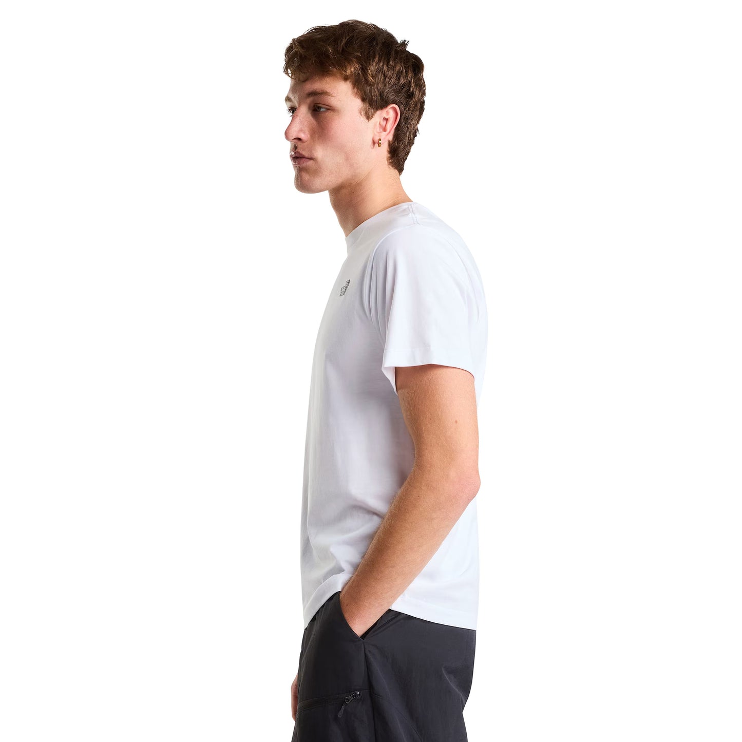 T-Shirt de manga curta para homem The North Face Box NSE Energy Regular em Branco TNF. Foto da lateral, vestida.