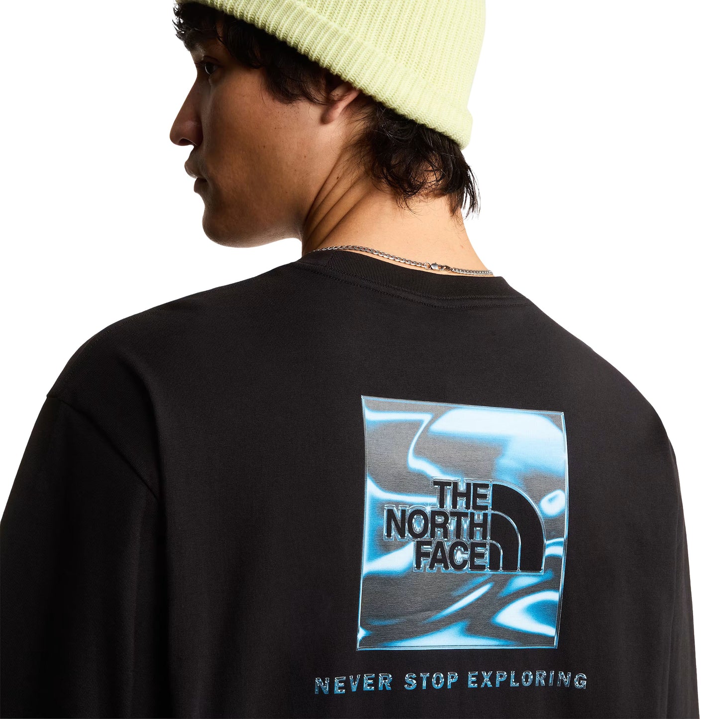 T-Shirt de manga curta para homem The North Face Liquid Box NSE Oversize em Preto TNF. Foto de detalhe da parte de trás, vestida.