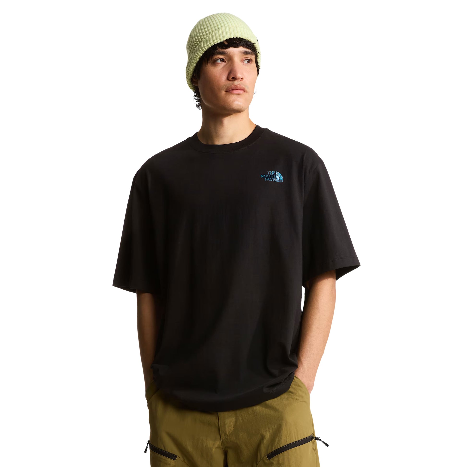 T-Shirt de manga curta para homem The North Face Liquid Box NSE Oversize em Preto TNF. Foto da parte da frente, vestida.