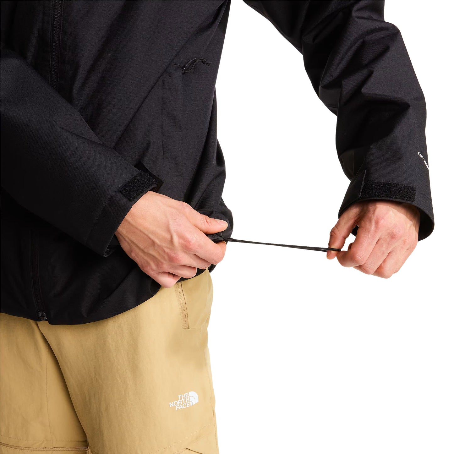 Casaco com carapuço para homem The North Face Quest Triclimate em Preto TNF/NPF. Foto de detalhe da parte da frente, vestido.