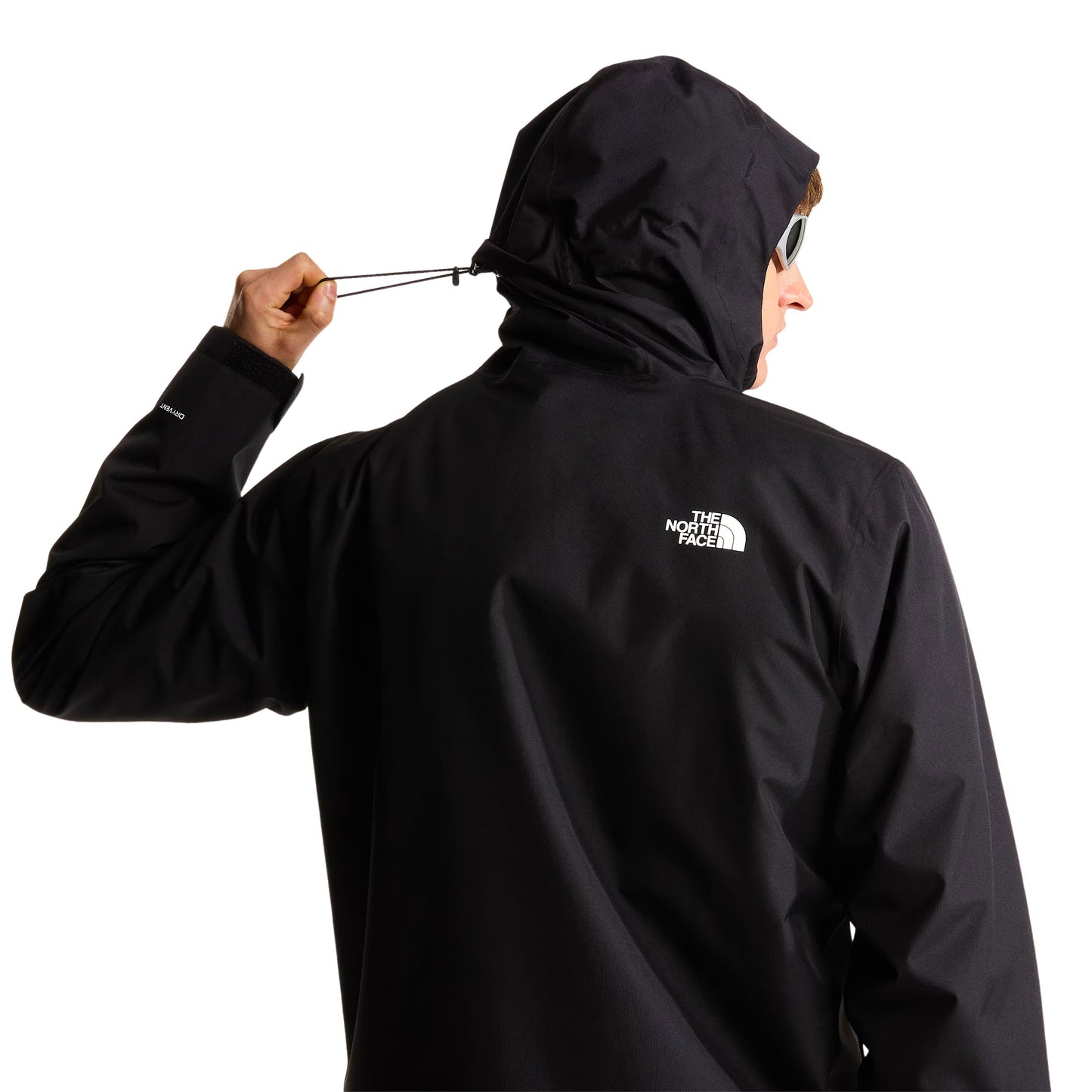 Casaco com carapuço para homem The North Face Quest Triclimate em Preto TNF/NPF. Foto de detalhe da parte de trás, vestido.