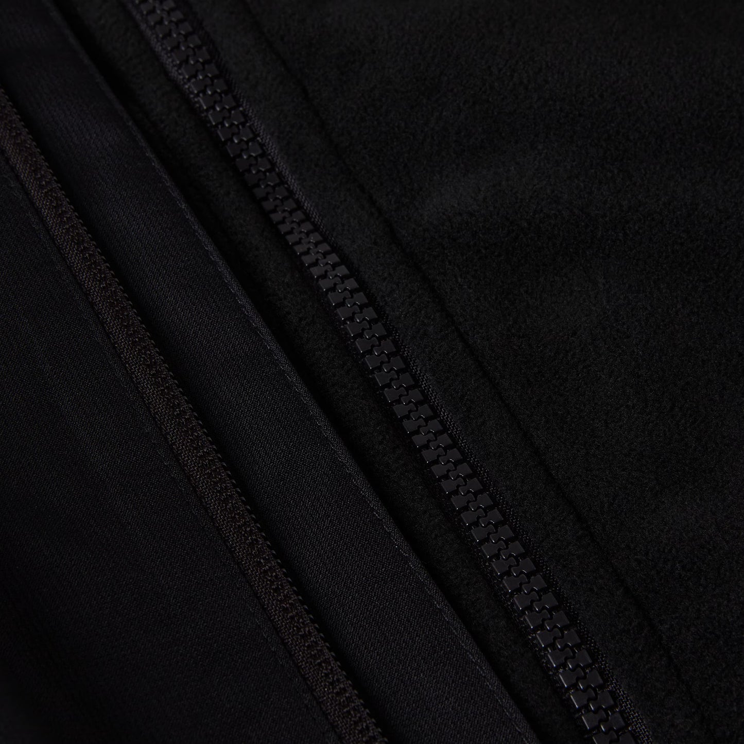 Casaco com carapuço para homem The North Face Quest Triclimate em Preto TNF/NPF. Foto de detalhe  do casaco interior.