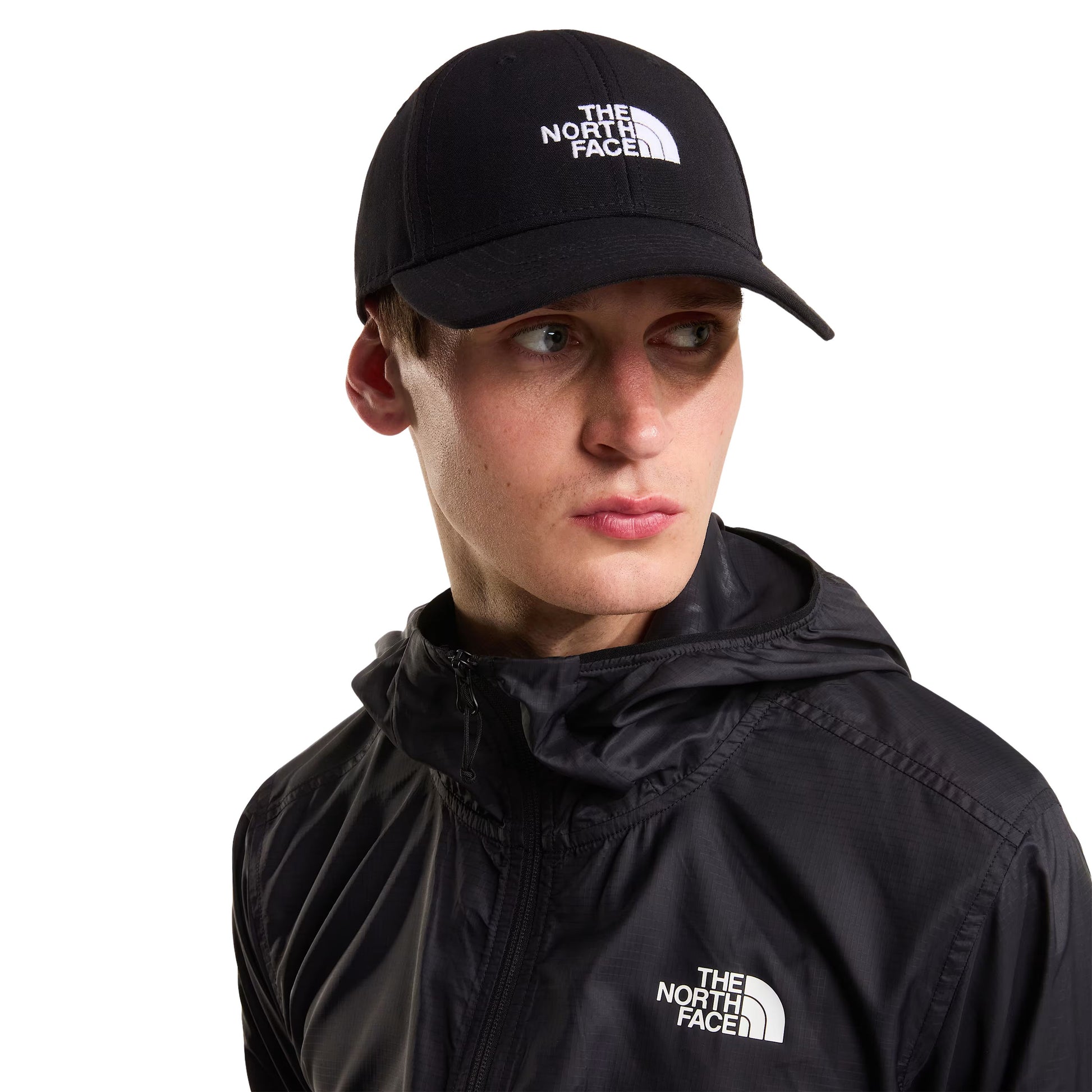 Boné unissexo The North Face Recycled 66 Classic em Preto TNF/Branco TNF. Foto da parte da frente.