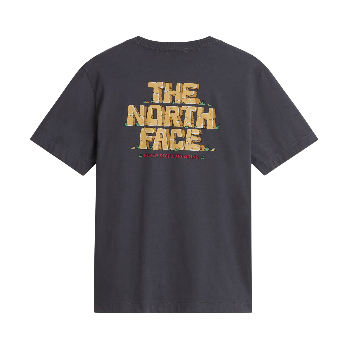 T-Shirt The North Face Stone Logo Relaxed em Anthracite Grey — vista traseira, produto sem modelo, gráfico "The North Face" estilo pedra em dourado/ocre com detalhes verdes e inscrição "Never Stop Exploring" em vermelho na base, fundo branco.