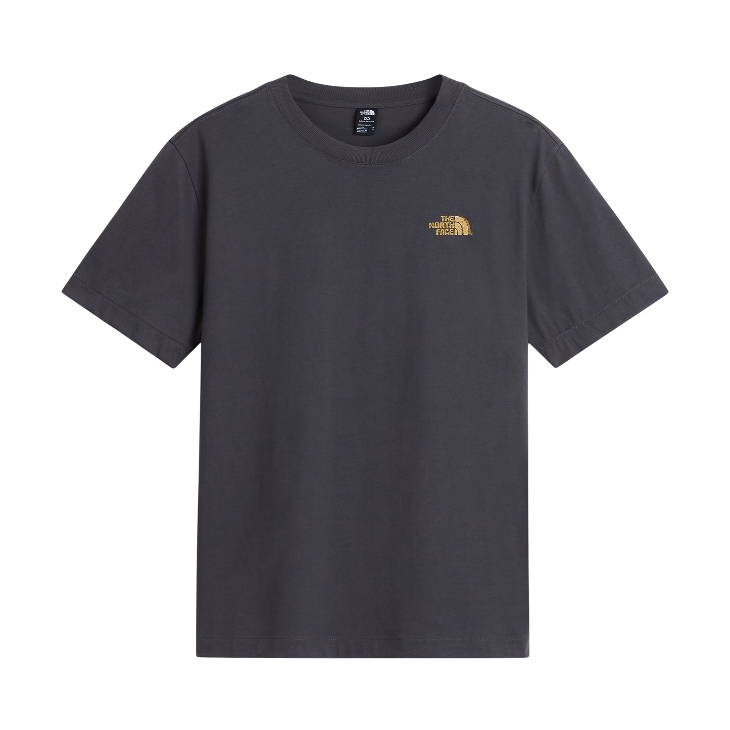 T-Shirt The North Face Stone Logo Relaxed em Anthracite Grey — vista frontal, produto sem modelo, logo The North Face Stone em dourado/ocre no peito esquerdo, gola redonda, etiqueta TNF preta na gola e corte relaxed visíveis, fundo branco.