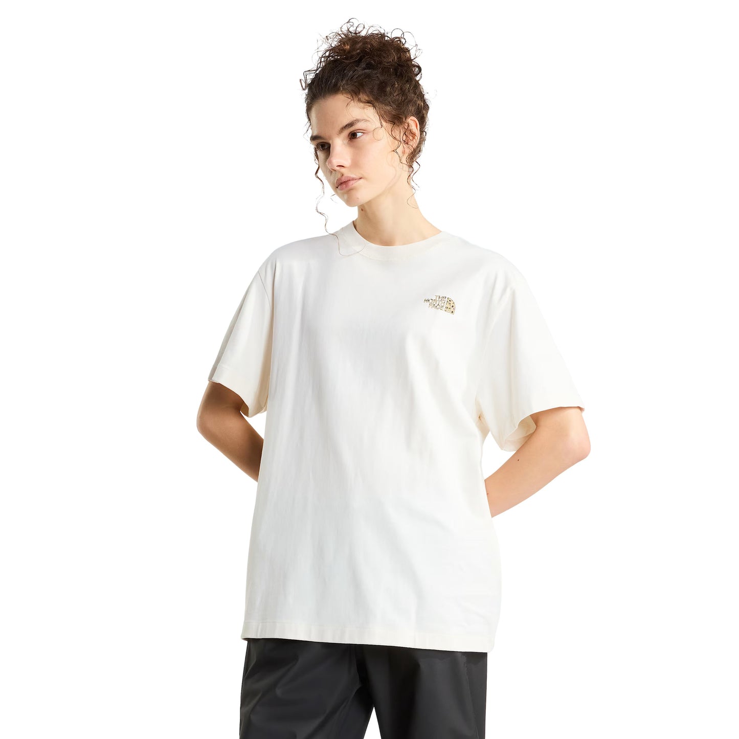 T-Shirt de manga curta unissexo The North Face TNF Snack Relaxed Graphic em Branco Dune. Foto da parte da frente, vestida.