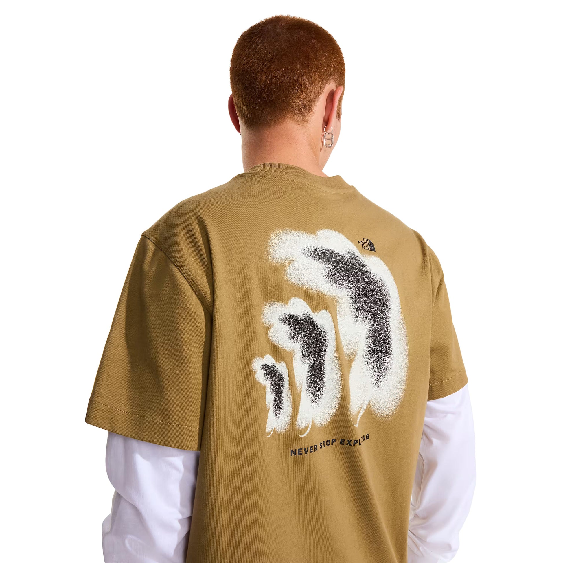 T-Shirt de manga curta para homem The North Face 1966 Half Dome Relaxed em Cedar. Foto da parte de trás, vestida.