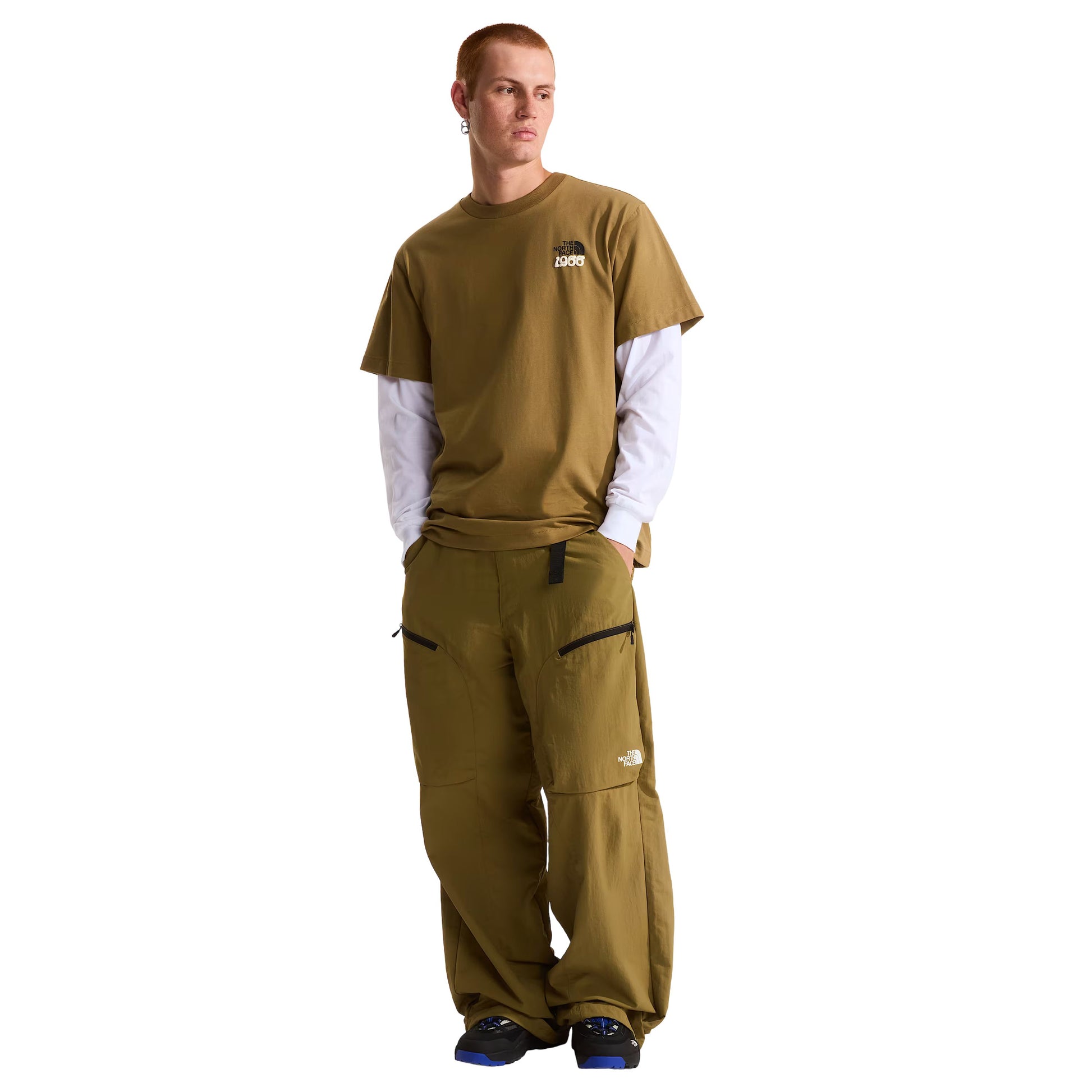 T-Shirt de manga curta para homem The North Face 1966 Half Dome Relaxed em Cedar. Foto da parte da frente, vestida.
