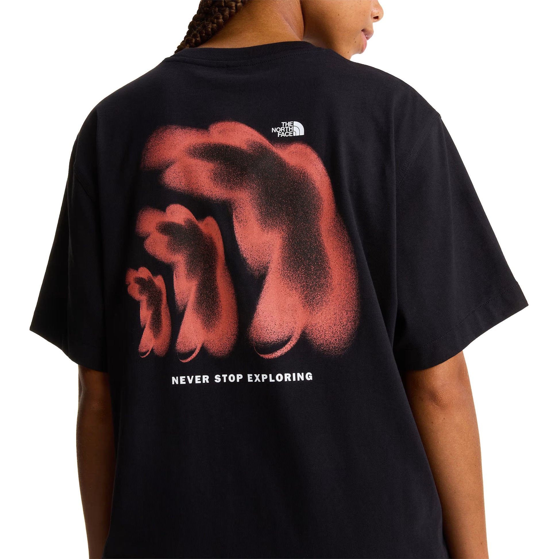 T-Shirt de manga curta para homem The North Face 1966 Half Dome Relaxed em Preto TNF. Foto de detalhe da parte de trás, vestida.