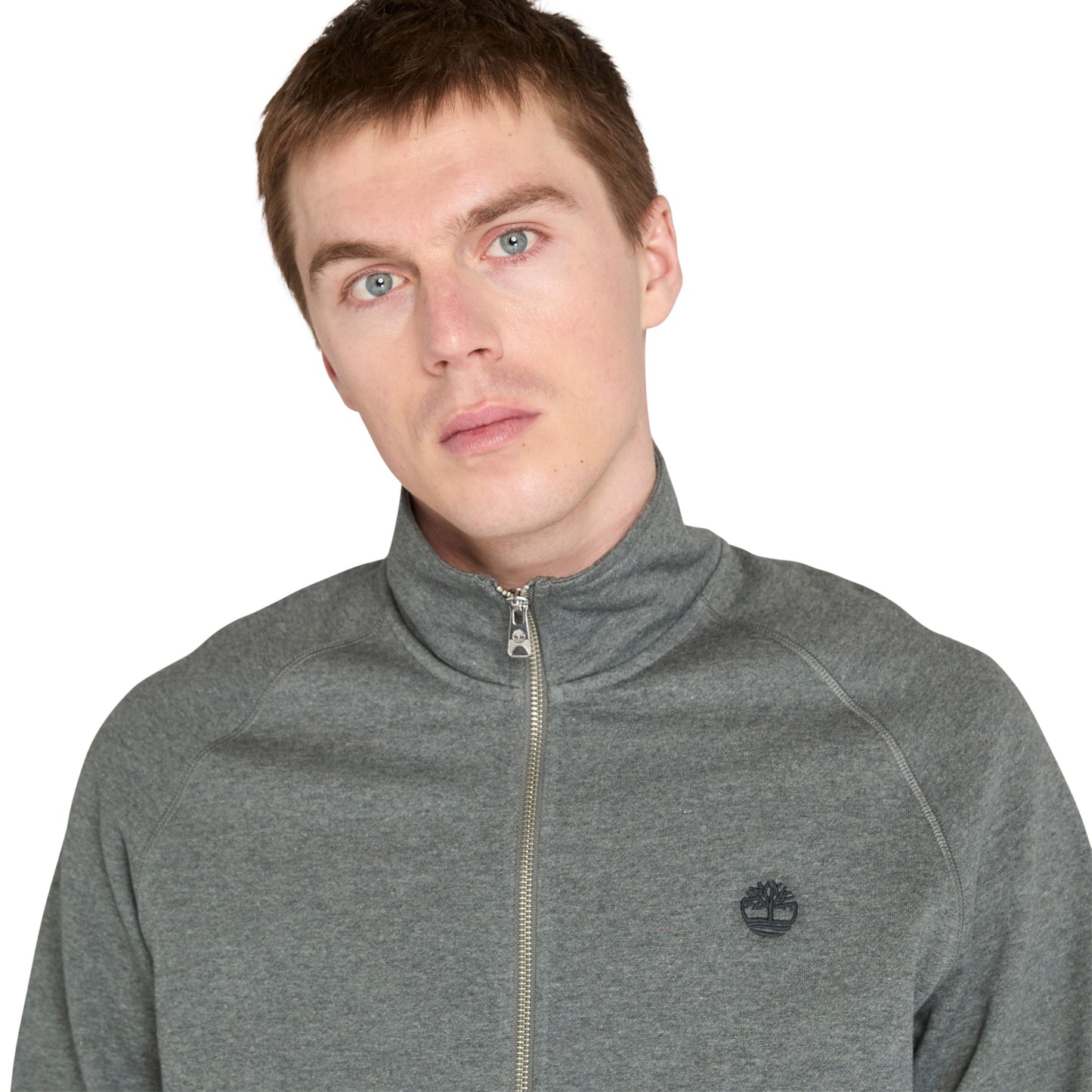 Casaco para homem Timberland em malha escovada Exeter River em Dark Grey Heather. Foto da parte da frente, vestido.