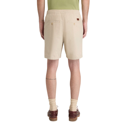 Calções de algodão para homem Timberland Claremont em Safari. Foto da parte de trás, vestidos.