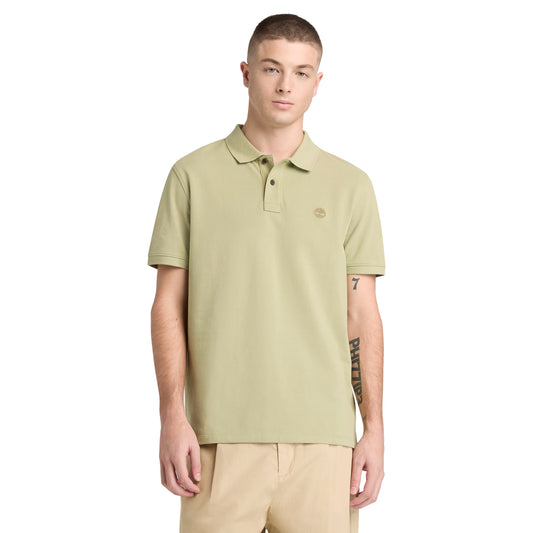 Polo de manga curta para homem Timberland Millers River Pique em Sage. Foto da parte da frente, vestido.
