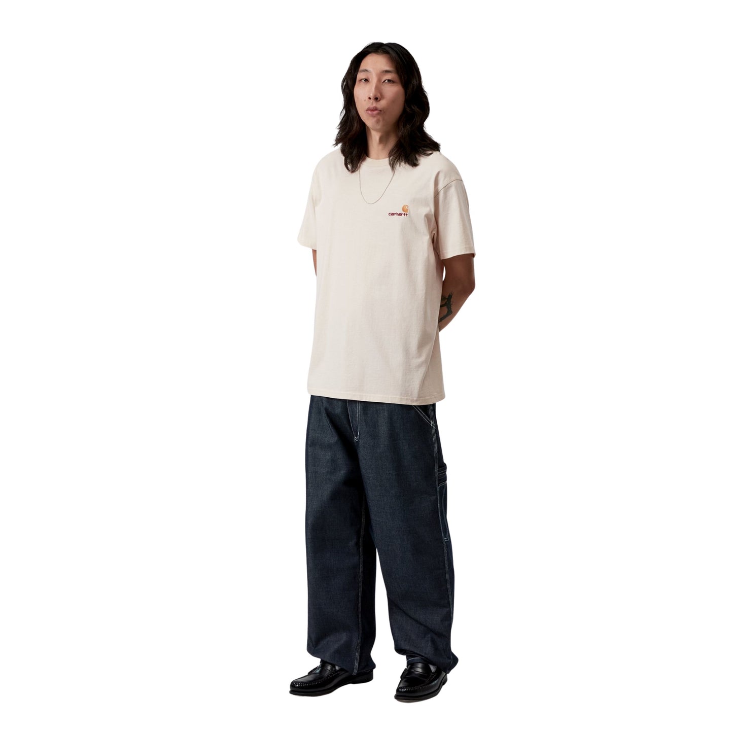 T-Shirt de manga curta para homem Carhartt WIP American Script em Natural. Foto da parte da frente, vestida.