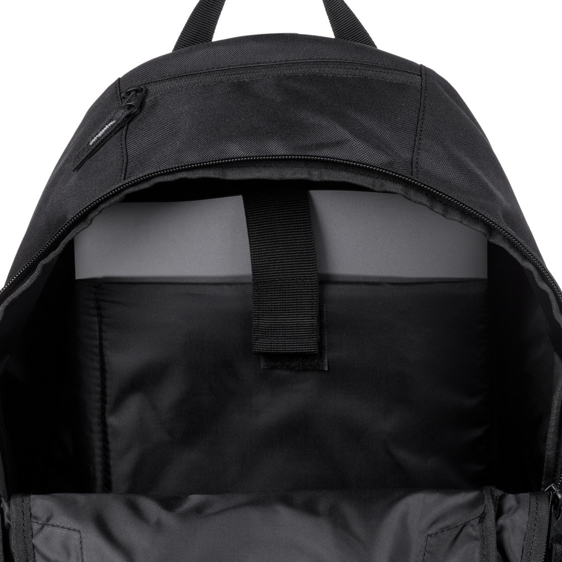 Element Mohave 2.0 Backpack Flint Black. Foto de detalhe do interior e laptop sleeve.