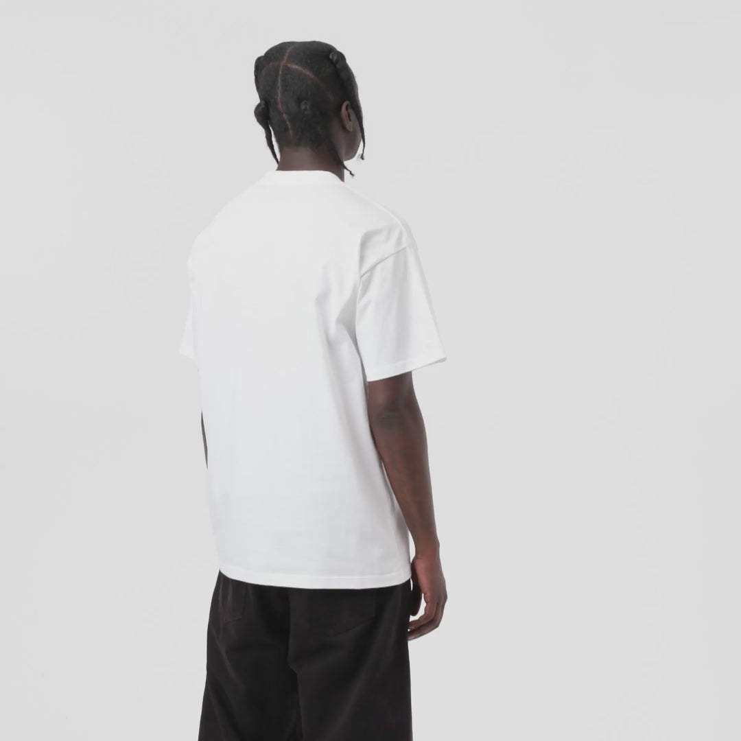 T-Shirt de manga curta para homem Carhartt WIP Shattered em Branco. Video da t-shirt vestida em modelo.