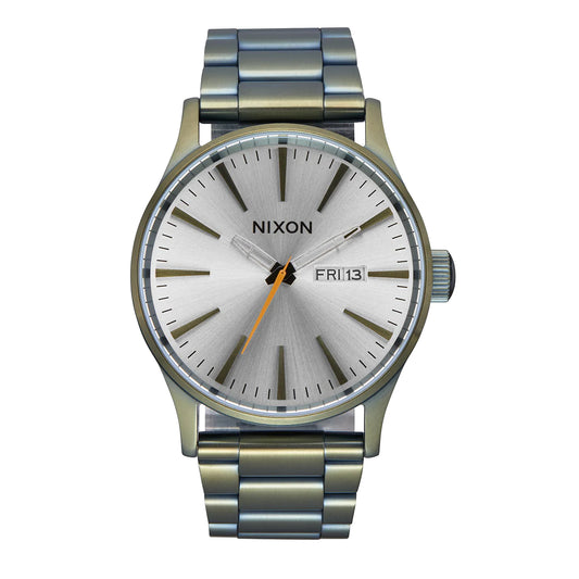 Nixon Sentry SS Vintage White/Surplus. Foto da parte da frente.