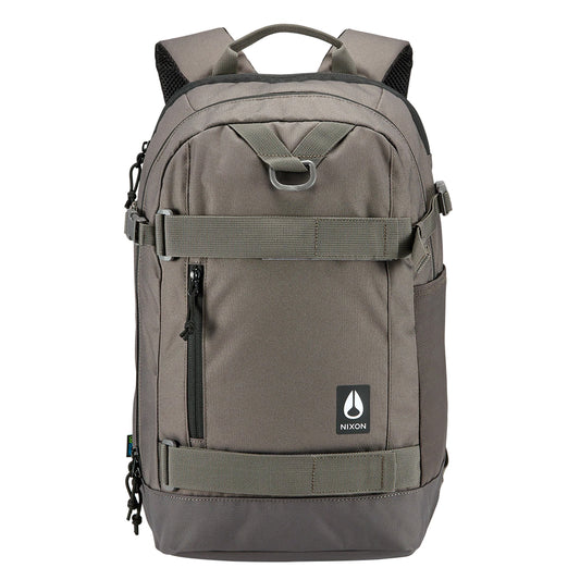 Nixon Gamma 22L Backpack Charcoal. Foto de frente.