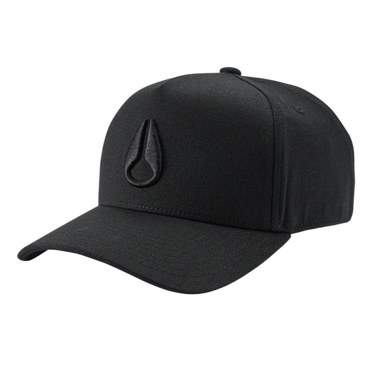 Nixon Deep Down Athletic Snapback All Black/Black. Foto da parte da frente a 3/4.