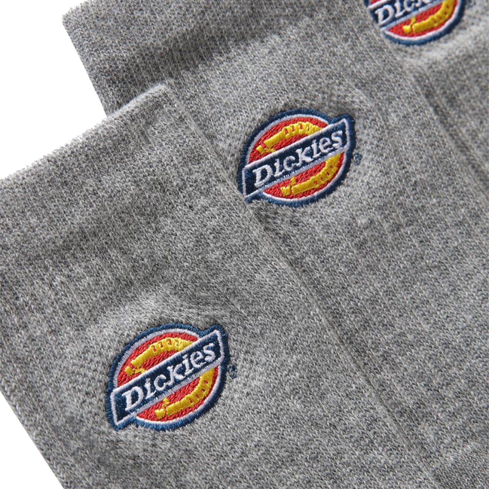 Dickies Valley Grove Socks Grey. Foto de detalhe do logotipo bordado.