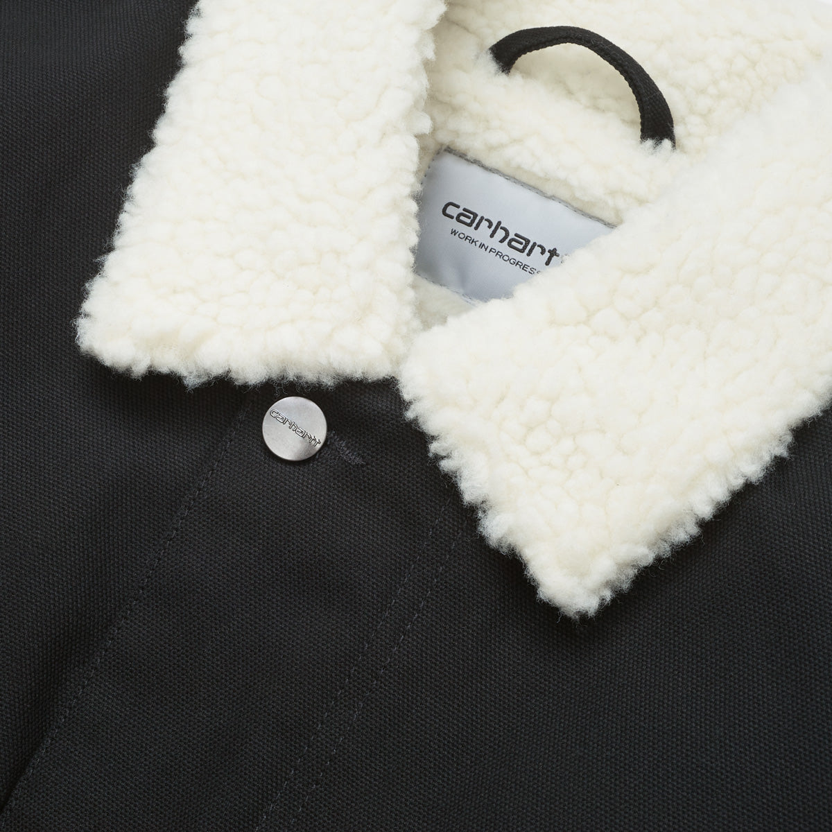 Carhartt WIP Fairmount Coat Black Rigid. Foto de detalhe do colarinho.