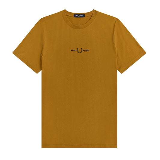 Fred Perry Embroidered T-Shirt Dark Caramel. Foto de frente.