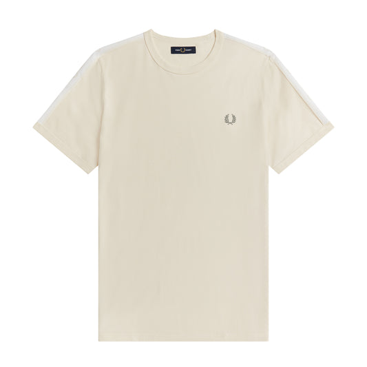 Fred Perry Tonal Tape Ringer T-Shirt Ecru. Foto de frente.