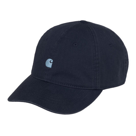 Carhartt WIP Madison Logo Cap Dark Navy/Icy Water. Foto de frente a 3/4.