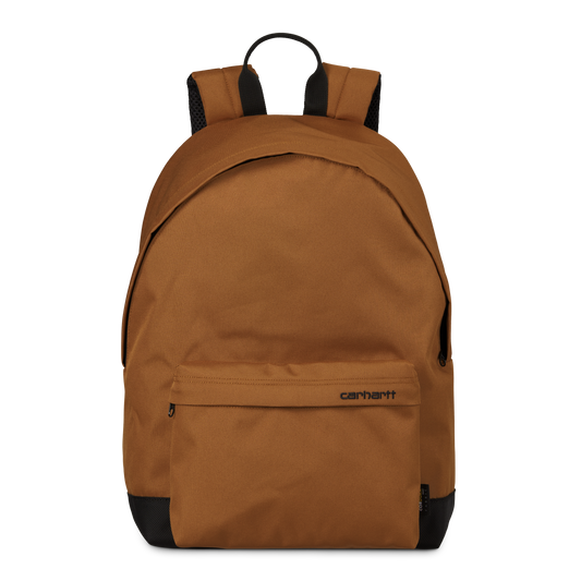 Carhartt WIP Payton Backpack em Tawny com logo bordado em preto. Foto de frente.