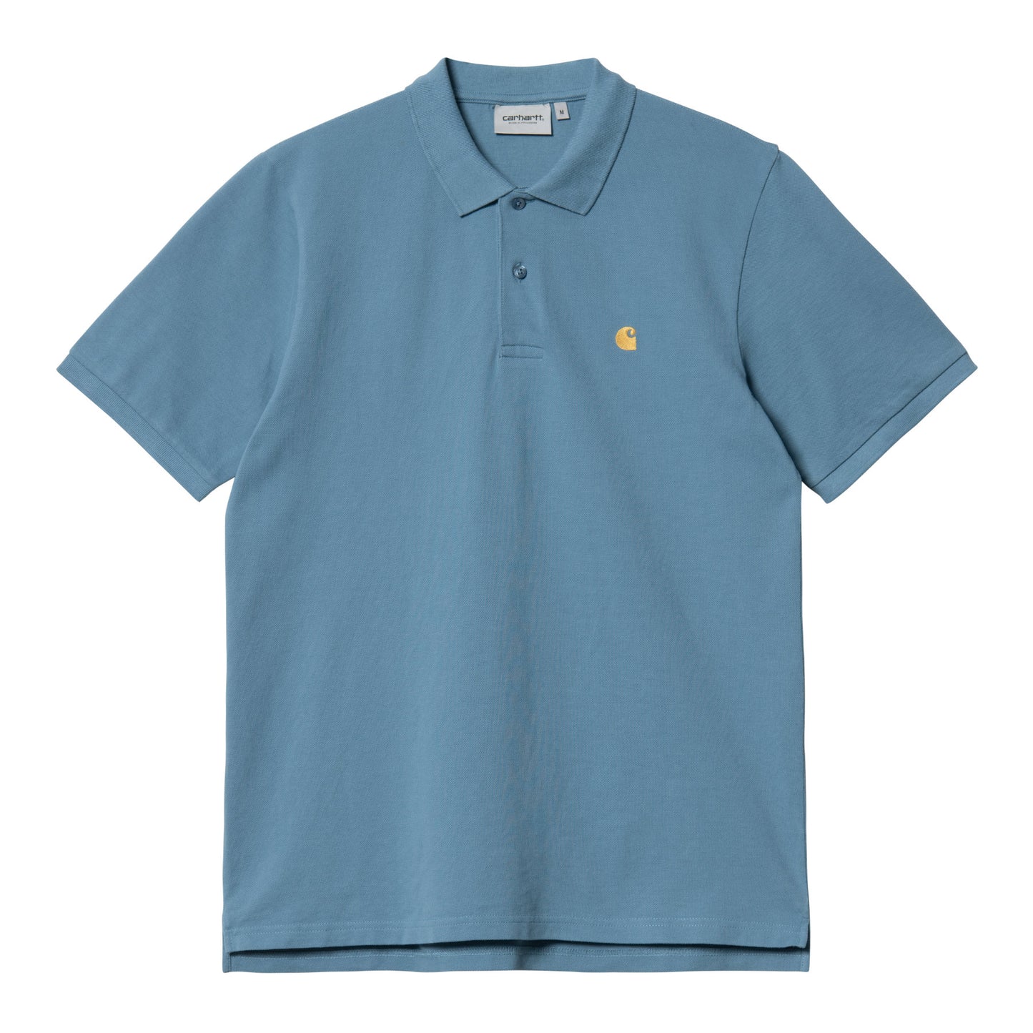 Carhartt WIP Chase Pique Polo Icy Water/Gold. Foto de frente.