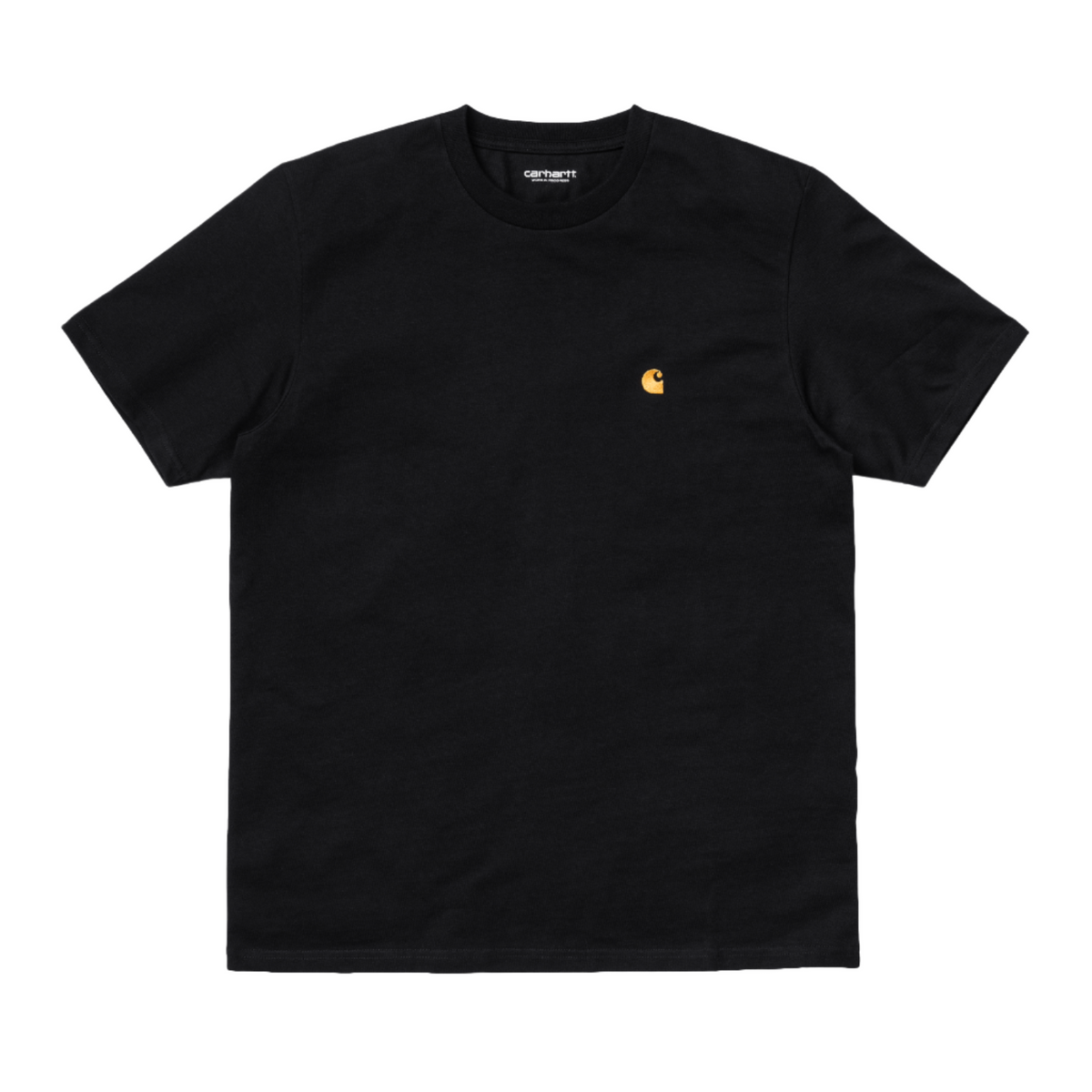 Carhartt WIP Chase T-Shirt em preto com logo bordado a dourado. Foto de frente.