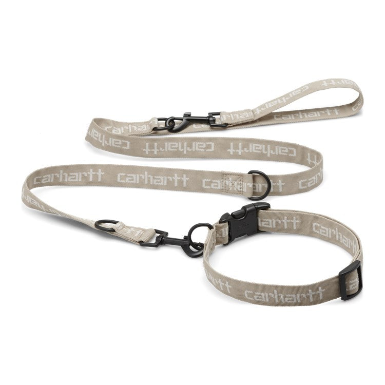 Carhartt WIP Script Dog Leash & Collar Wall/Wax. Foto do conjunto completo.